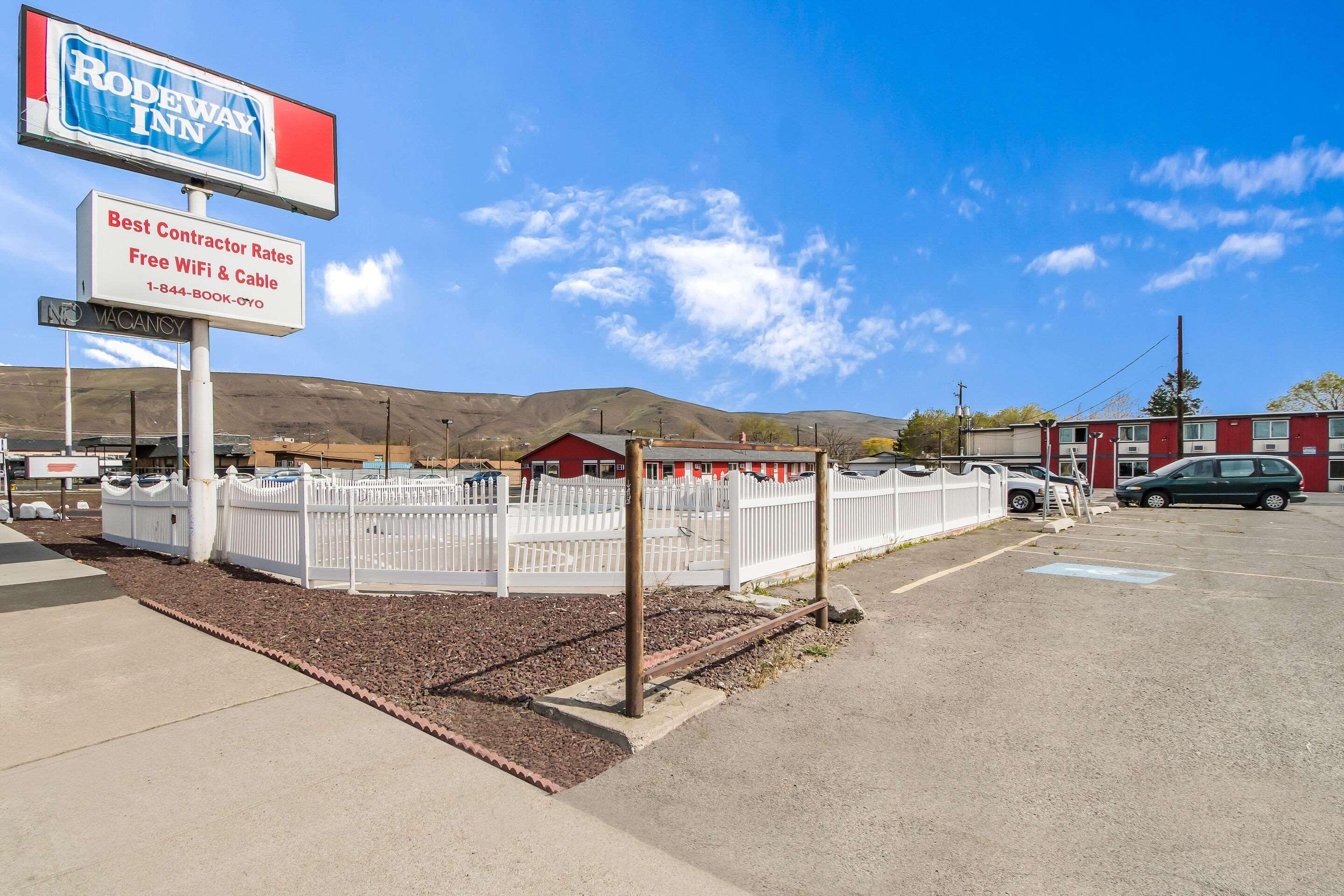 Rodeway Inn Якима Екстериор снимка