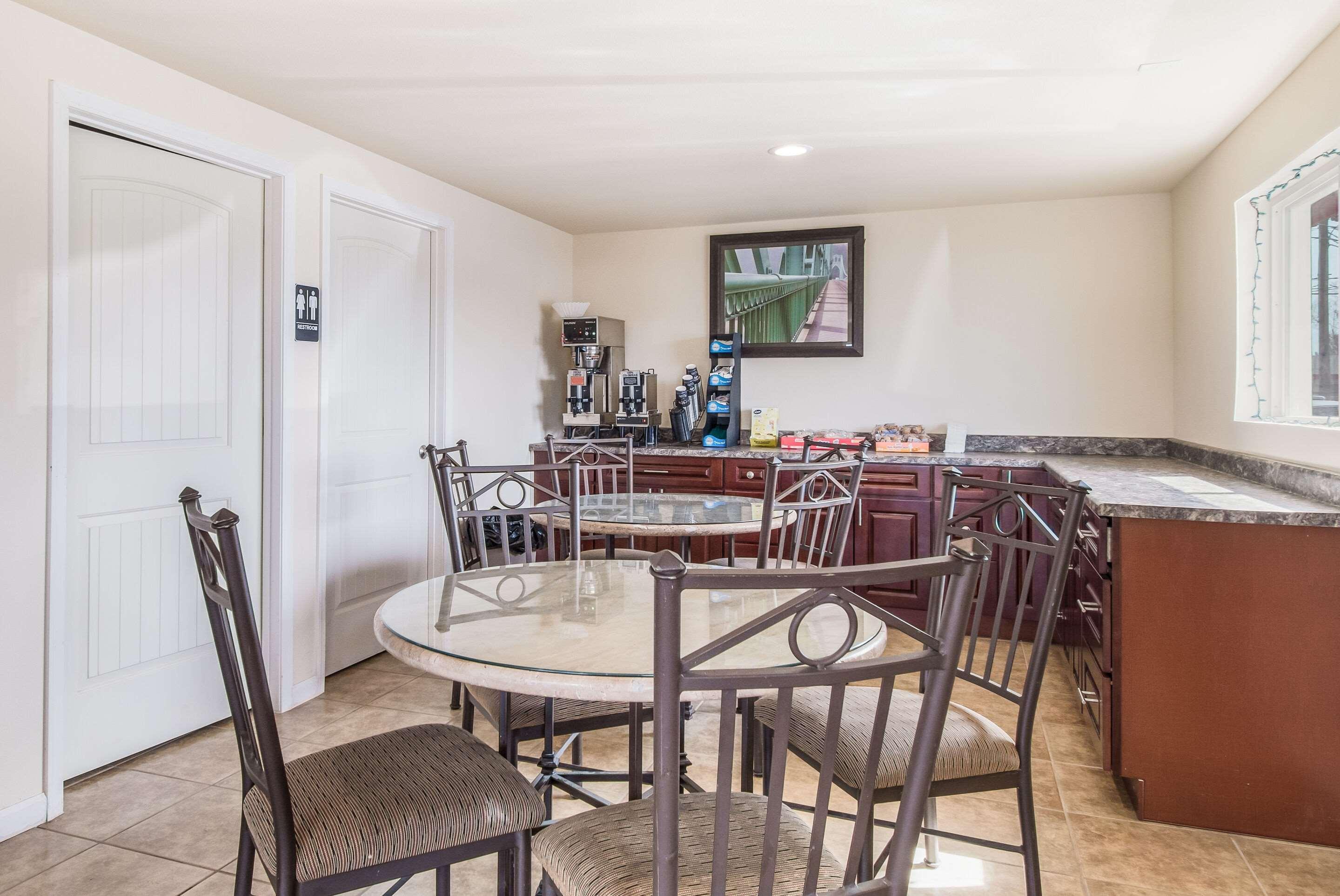 Rodeway Inn Якима Екстериор снимка